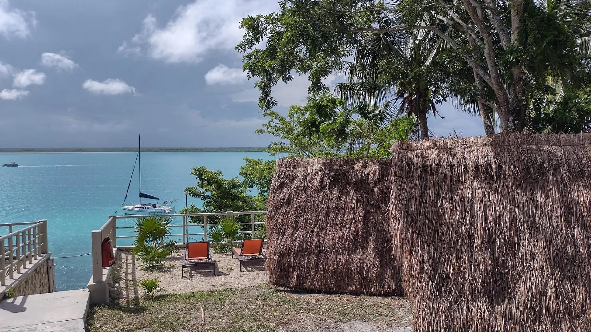 Hotel Asana Glamping Bacalar Hotel a capsule